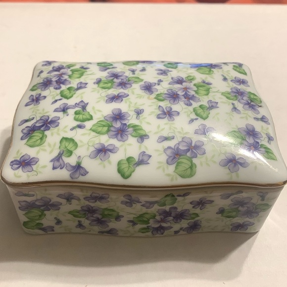 Vintage Violet Chintz Cigarette Box by Lefton - Picture 2 of 7
